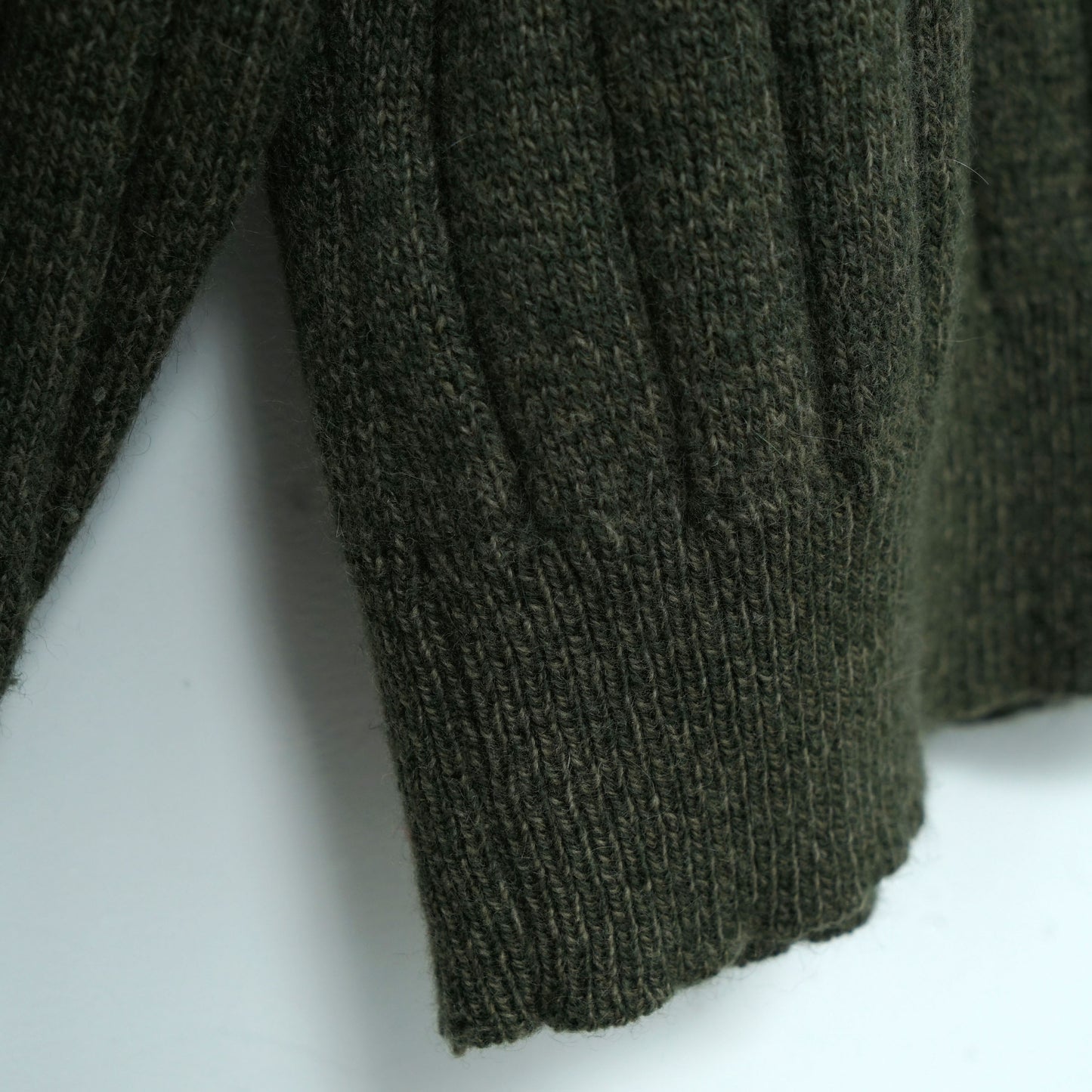 Brooks Brothers V-Neck Sweater / Mid ’90s–Early ’00s (Made in USA)