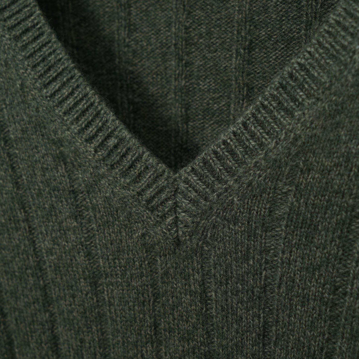 Brooks Brothers V-Neck Sweater / Mid ’90s–Early ’00s (Made in USA)