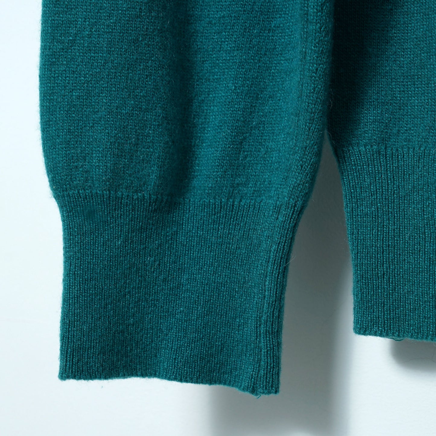 Eldon Cashmeres Pure Cashmere Crew Neck Sweater / Late '80s-Early '90s (Made in Scotland)