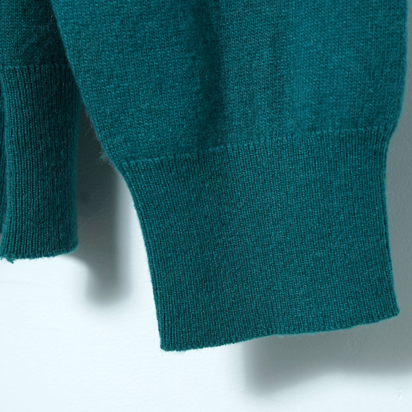 Eldon Cashmeres Pure Cashmere Crew Neck Sweater / Late '80s-Early '90s (Made in Scotland)
