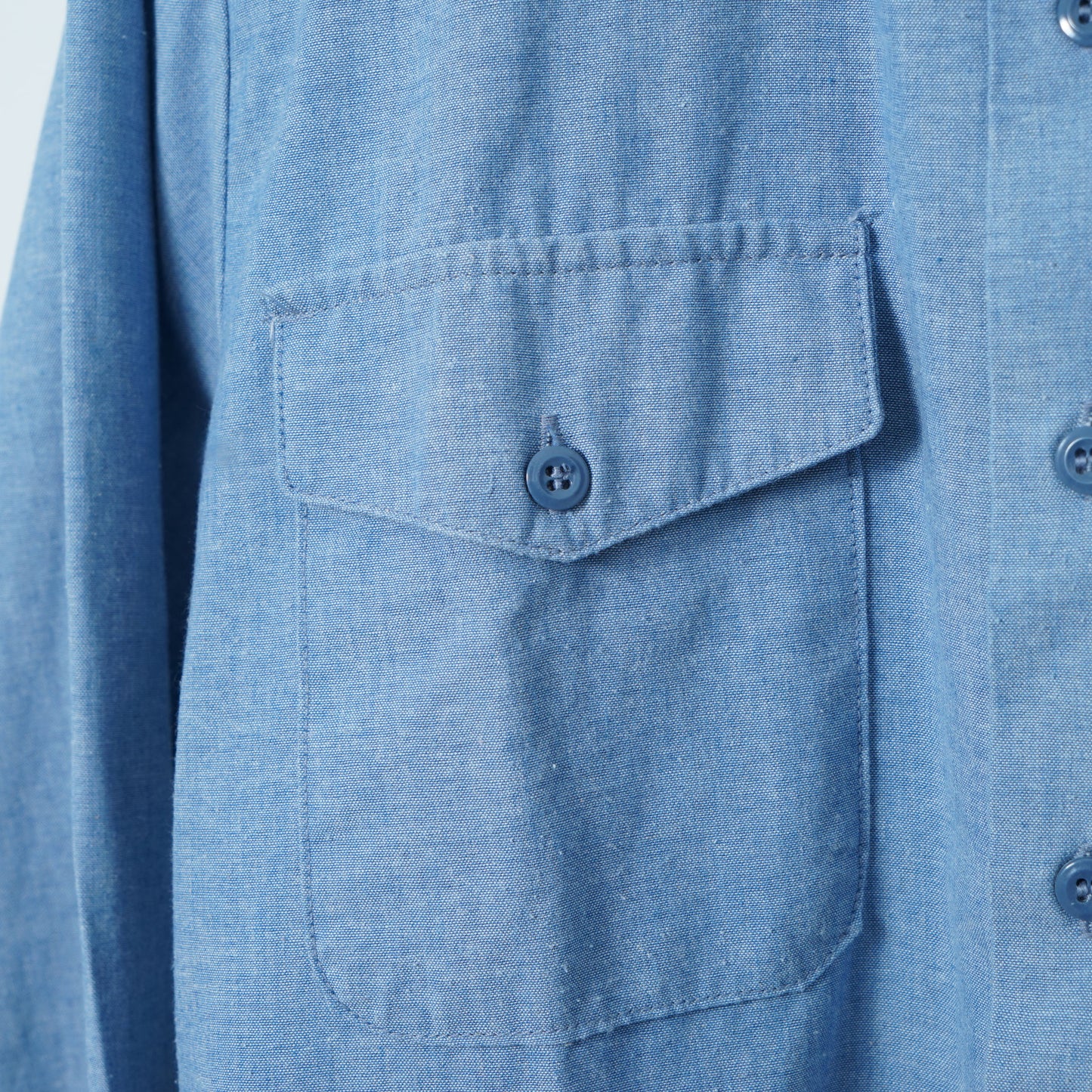 U.S. Military Blue Chambray Utility Shirt / Late '70s-Early '80s (Made in USA)