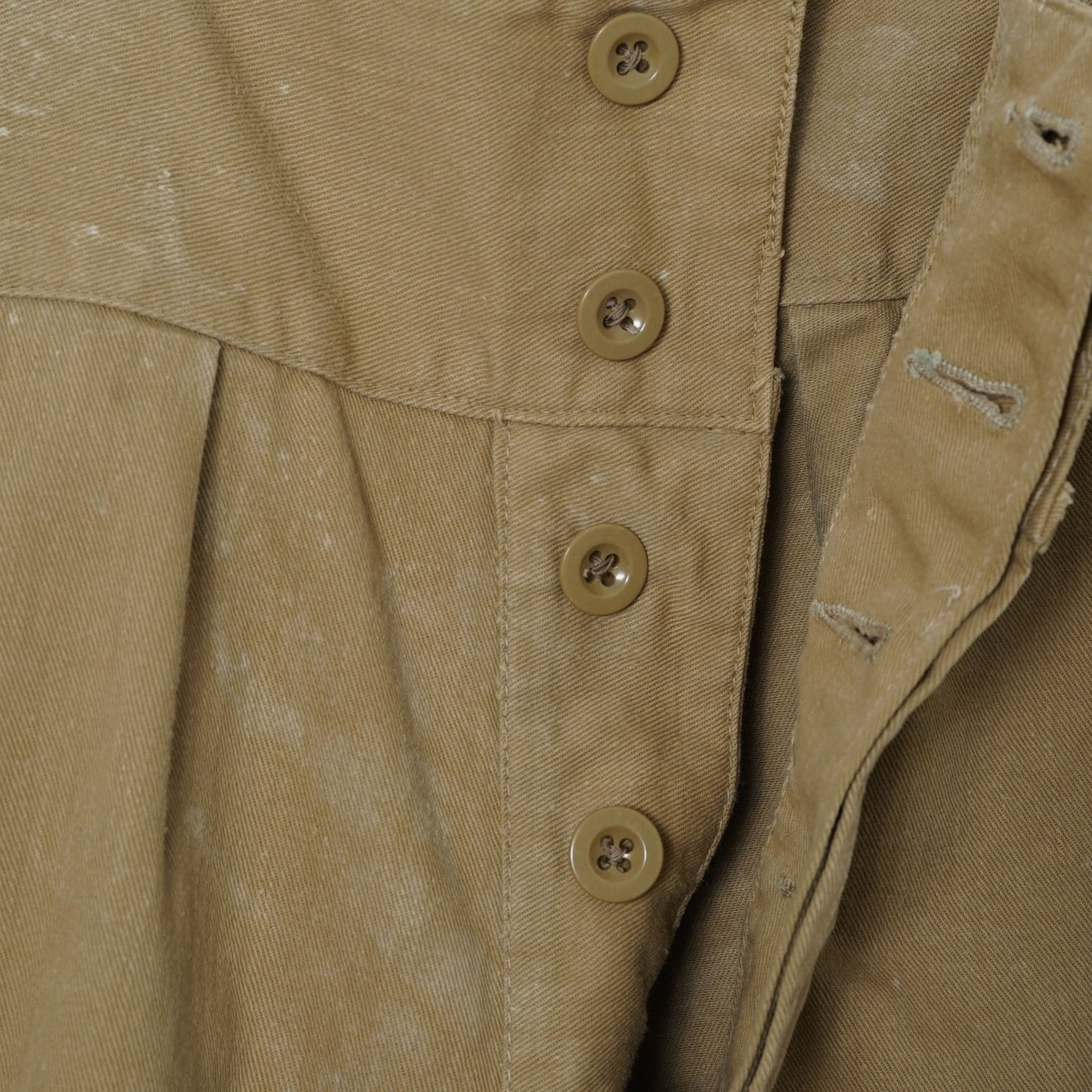 British Army Cotton Drill Gurkha Shorts / Late ’60s-Early '70s (Made in UK)