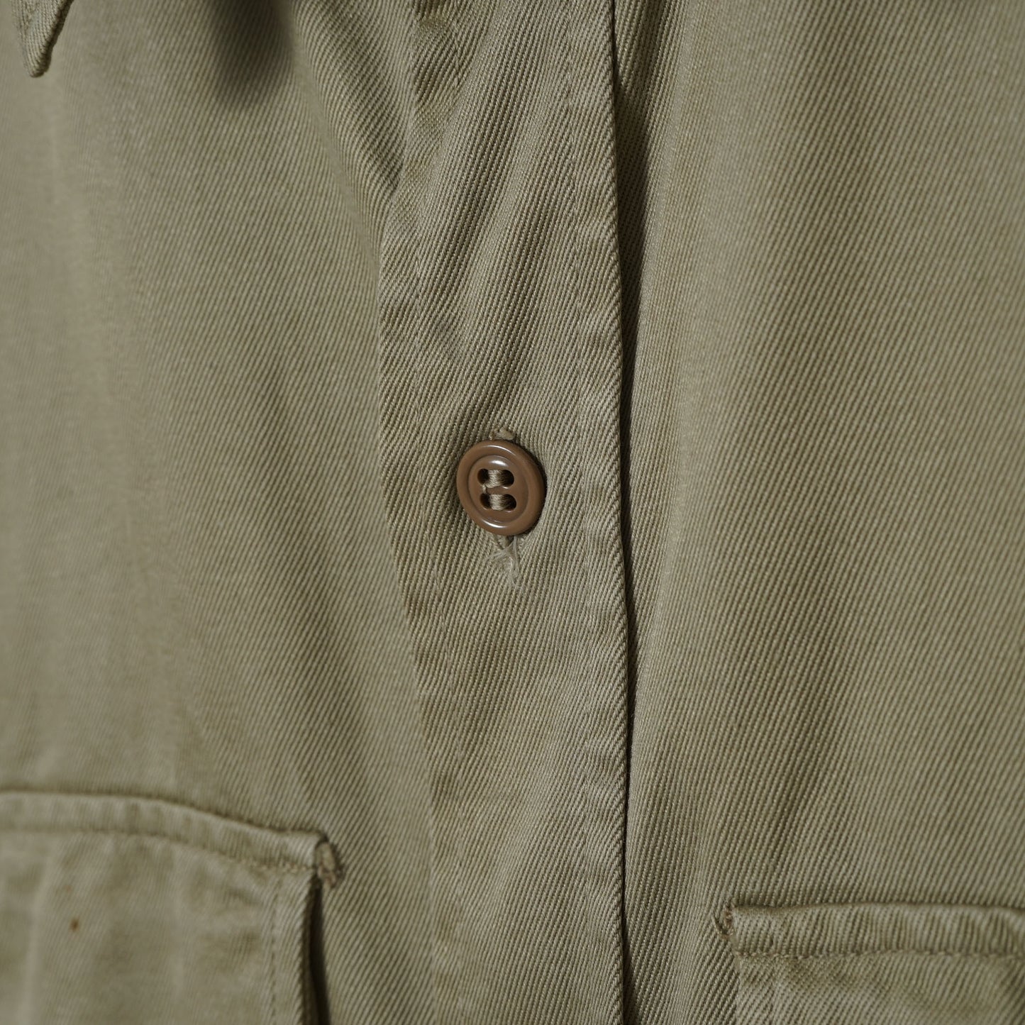 U.S. Military Cotton Sateen Utility Shirt / Late '60s-Early '70s (Made in USA)